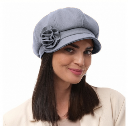Caciula de dama stil bereta cu cozoroc si floricica 100% lana, marime universala TTS23.03.AP2306 gri Rabionek Polonia