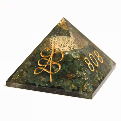 Cristale pe beneficii - Piramida Orgonica cu Simboluri Zibu si Jad Verde – Energia Secreta a Echilibrului