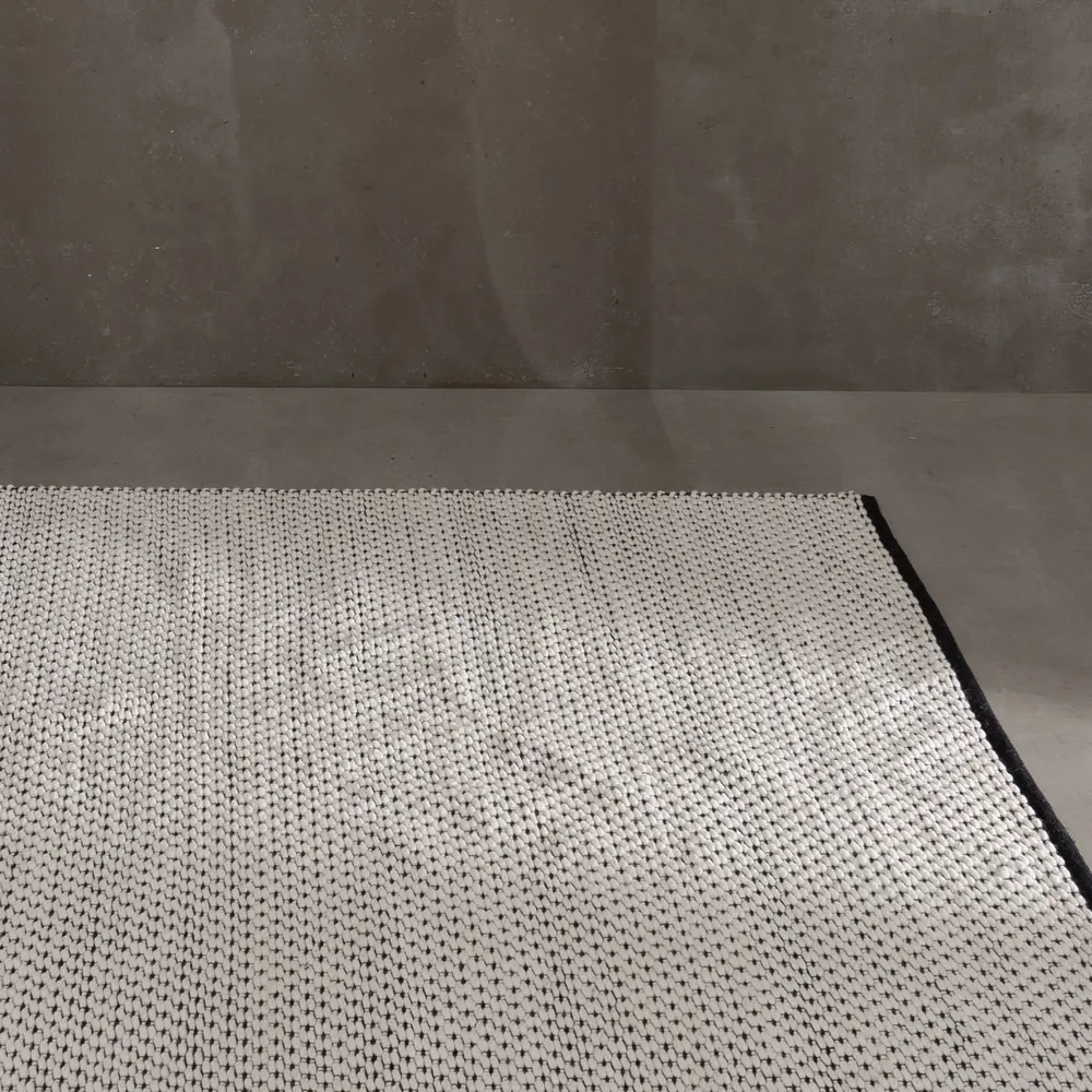 Covoare in Stil Boho - Covor Alb-Negru din Lana pentru Spatii Mari | Covoare Moderne