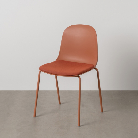 Minimalist - Set scaune rosu aprins polipropilena si metal|Scaune durabile pentru decor exterior